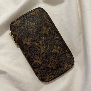 Authentic Louis Vuitton 6 Key Zip Around Wallet/Holder
